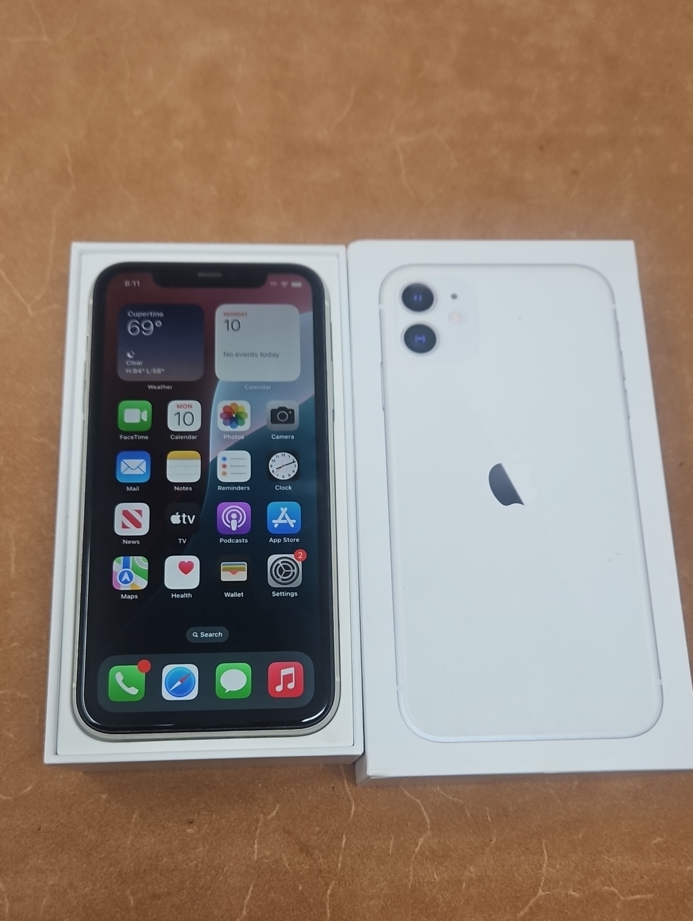 Apple iPhone 11 White 64GB with Dual Rear Cameras GSM unlocked Tmobile At&t